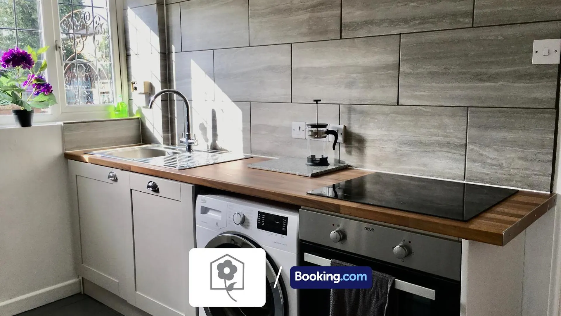 Highfield House: Spacious Detached Stay with Free Parking Southampton