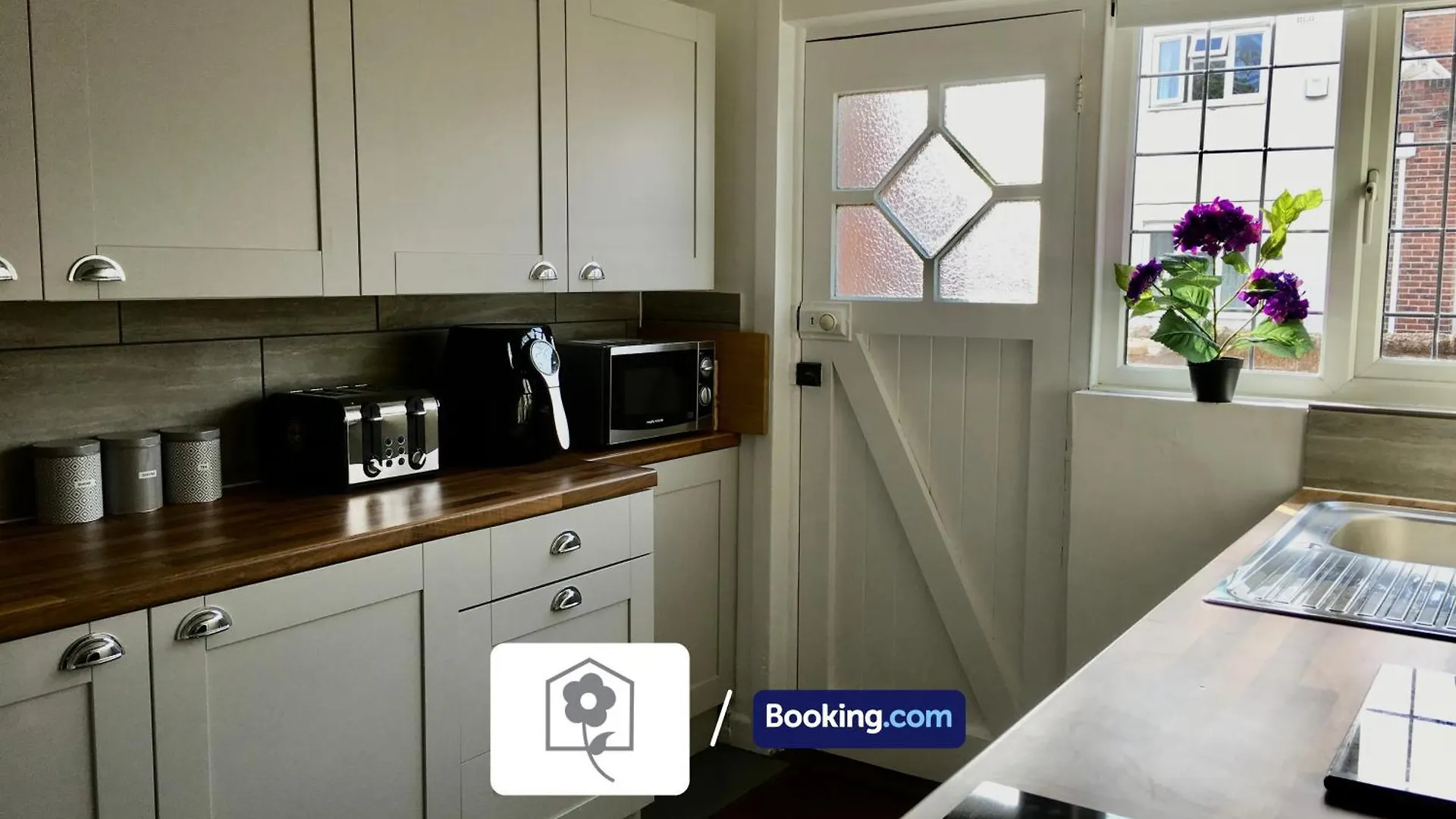 Holiday home Highfield House: Spacious Detached Stay with Free Parking Southampton