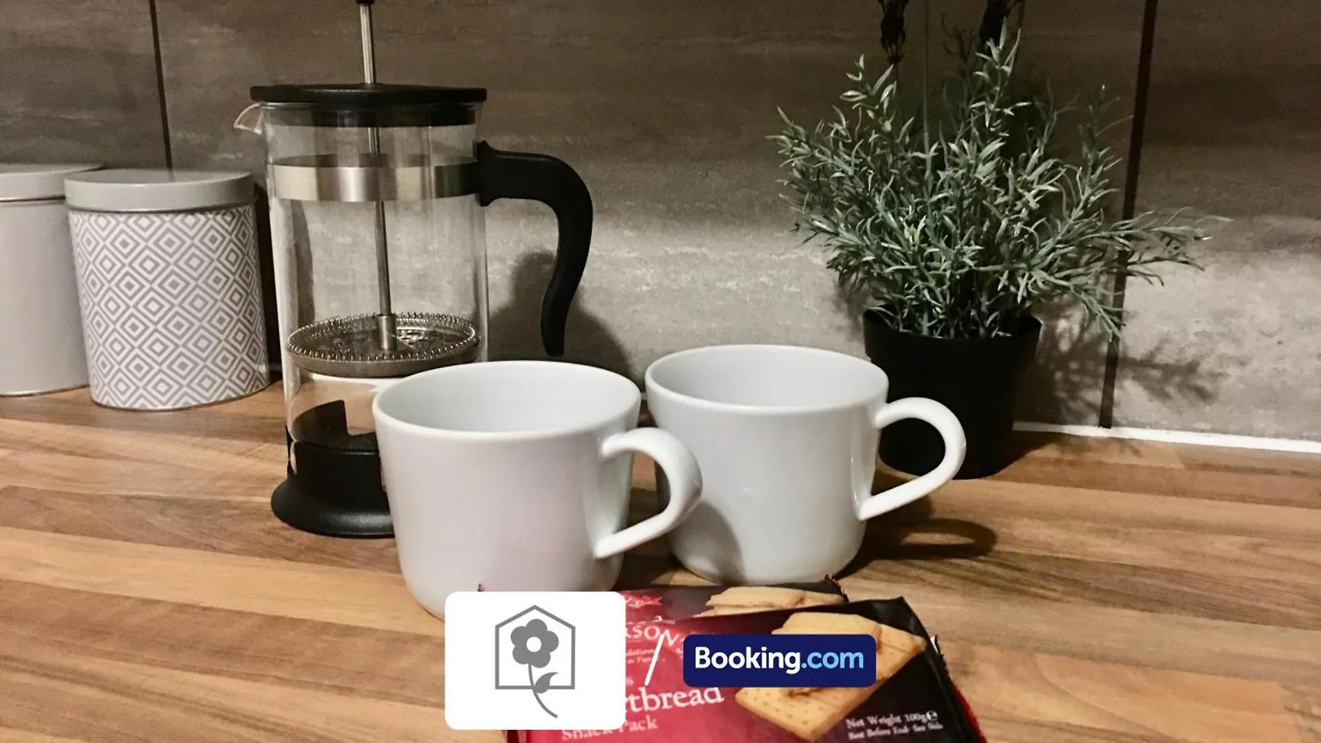 Highfield House: Spacious Detached Stay with Free Parking Southampton 0*,